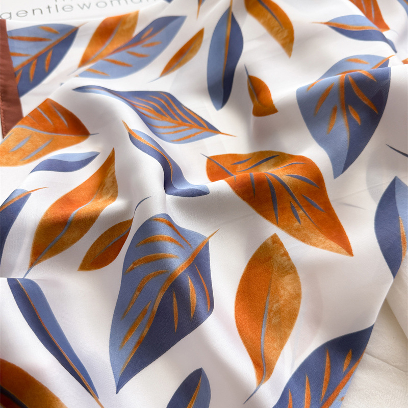 Роскошный брендовый принт 70 с – обзор и цена Scarf Silk Square